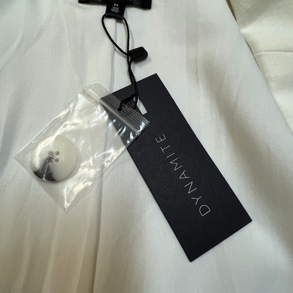 ⭐️ SALE $25 ⭐️ Dynamite Tess Veston The 80’s Blazer Roomy Fit Snow White Blazer - Picture 9 of 12